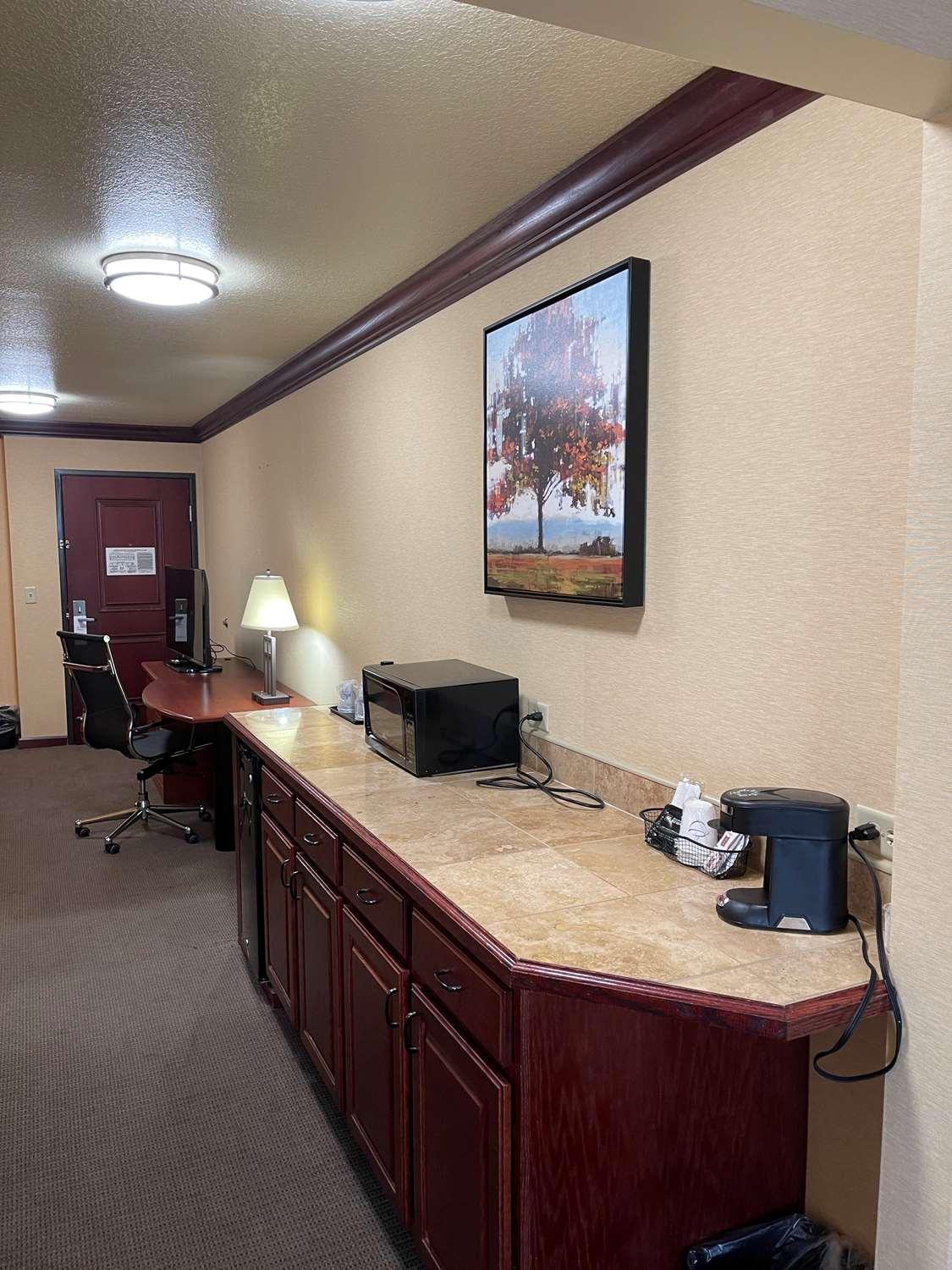 Best Western Coffeyville Central Business District Inn And Suites Екстер'єр фото